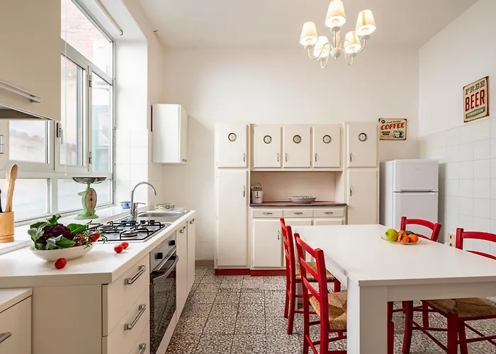 Guesthost - I Naviganti